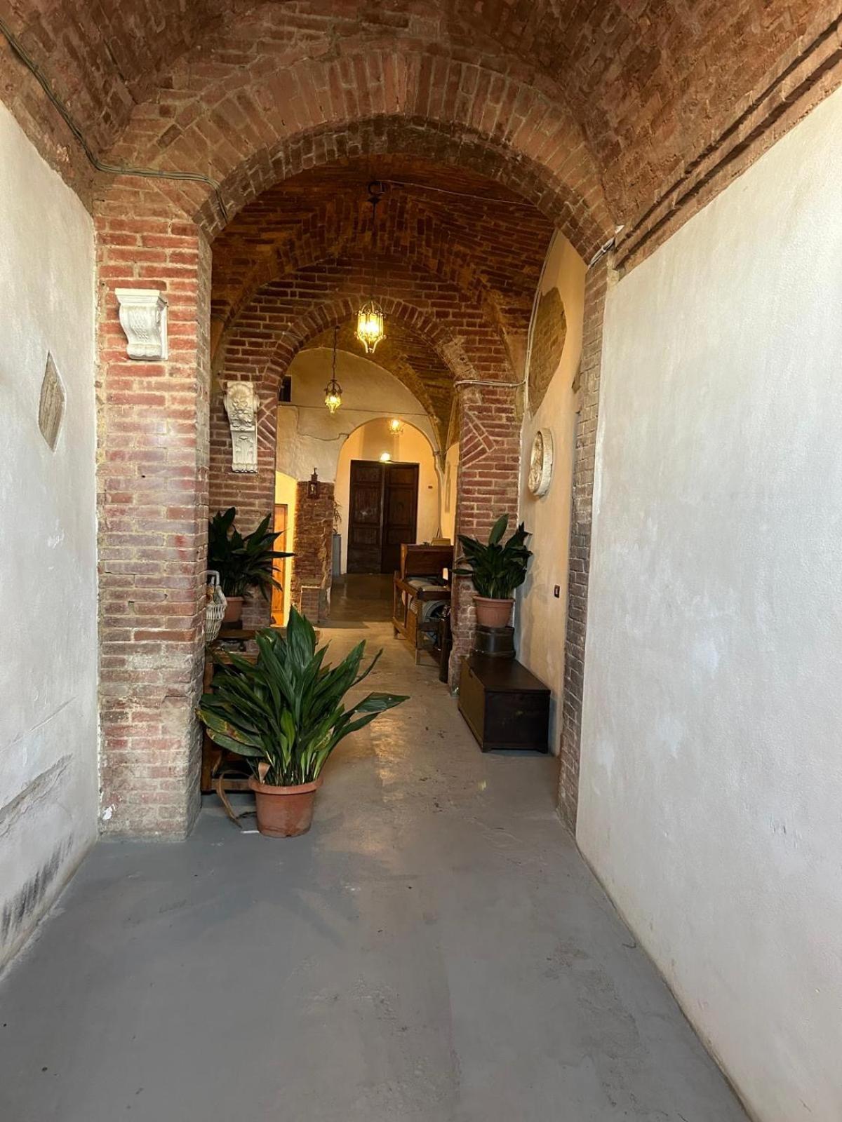 Loft Vicolo Di Vallepiatta 2 Min Piazza Del Campo Con Parcheggio Siena Buitenkant foto