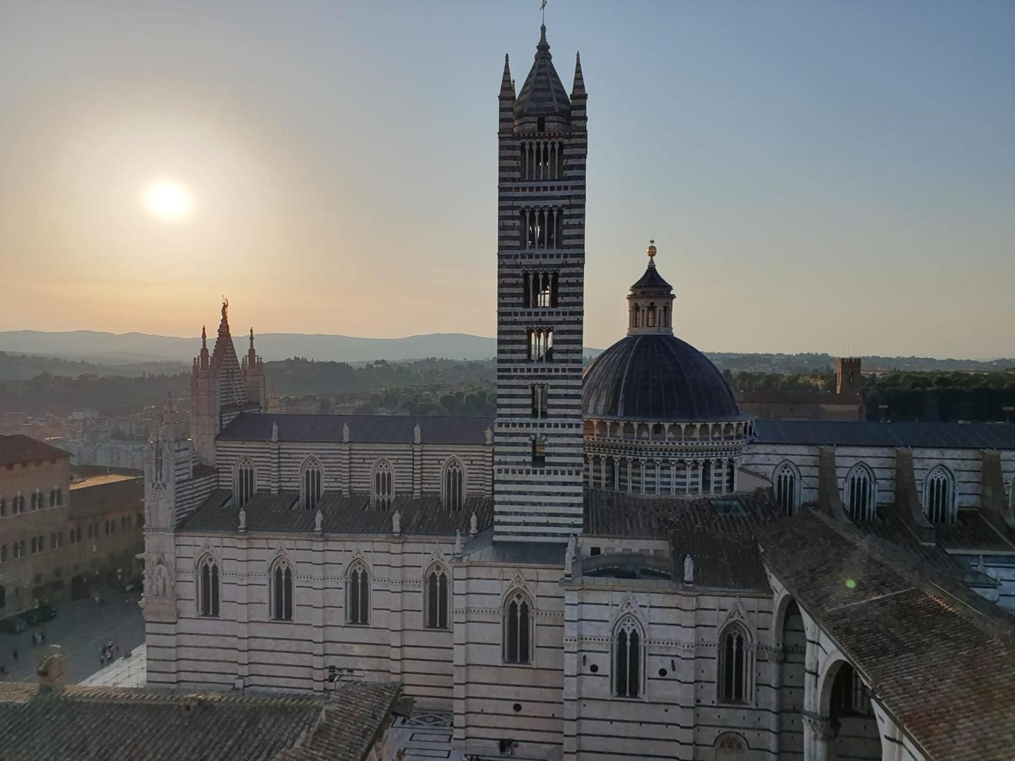 Loft Vicolo Di Vallepiatta 2 Min Piazza Del Campo Con Parcheggio Siena Buitenkant foto